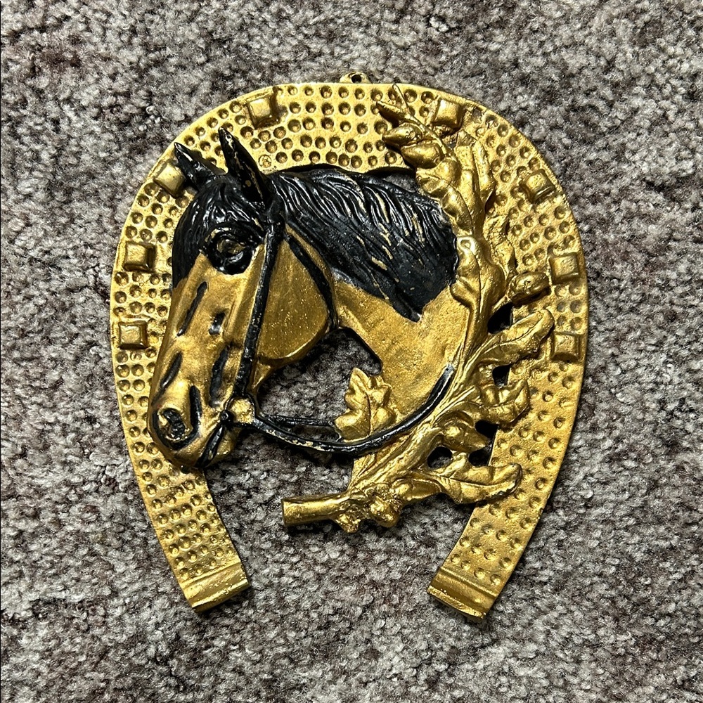 Brass Horse Head Horseshoe Decor
